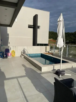 Imagem Casa Alto Padrão em Camboriú - Condomínio Fechado