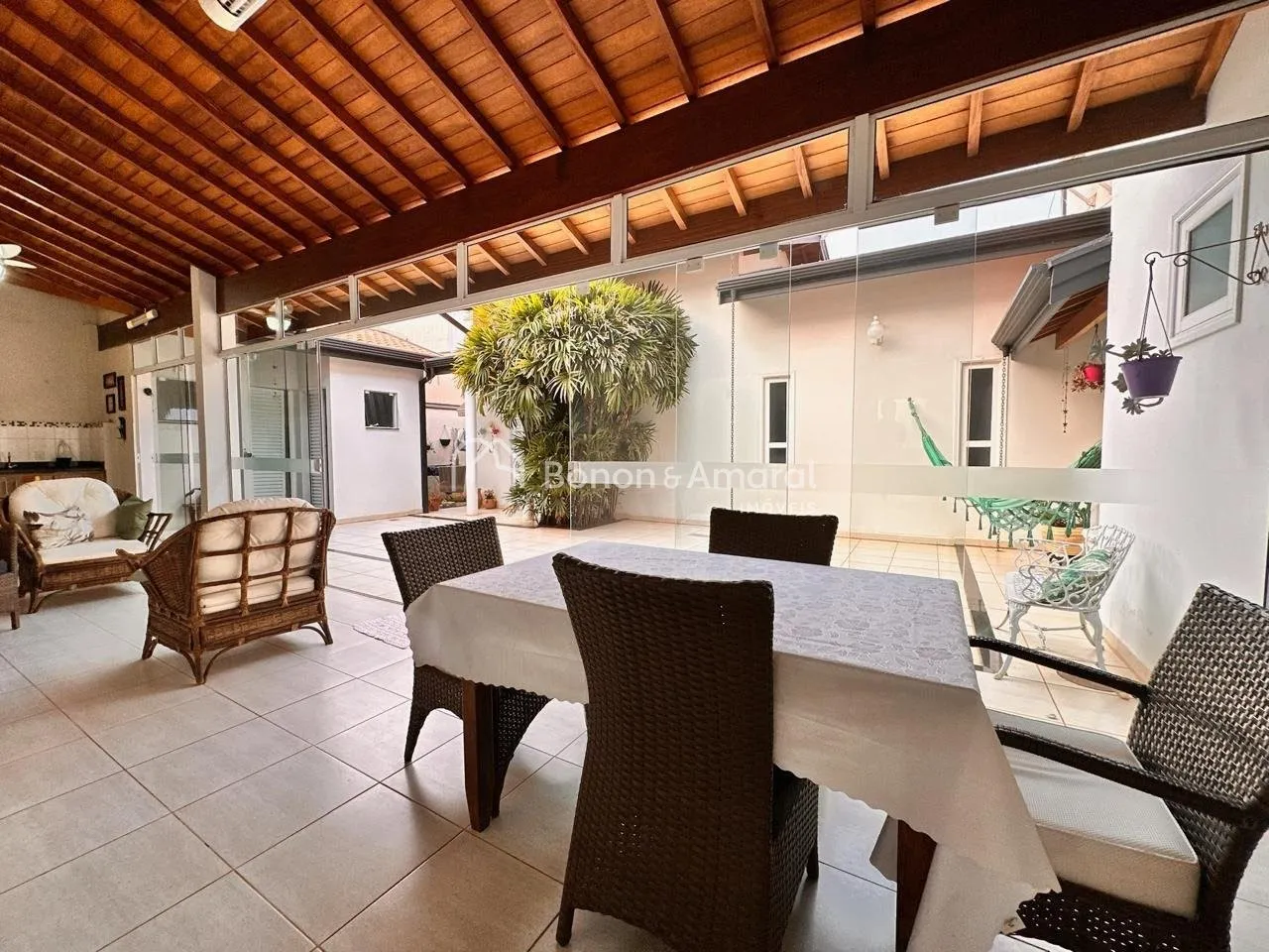 Imagem Casa Assobradada para Venda no Okinawa Paulínia, de 3 quartos, Parque Brasil 500 - Paulínia/SP