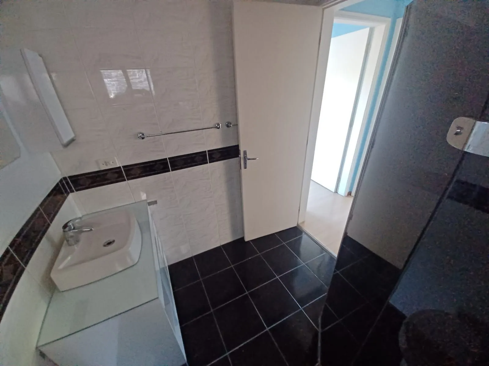 Imagem Cobertura de 2 quartos, 2 banheiros e 1 vaga de garagem no bairro Menino Deus