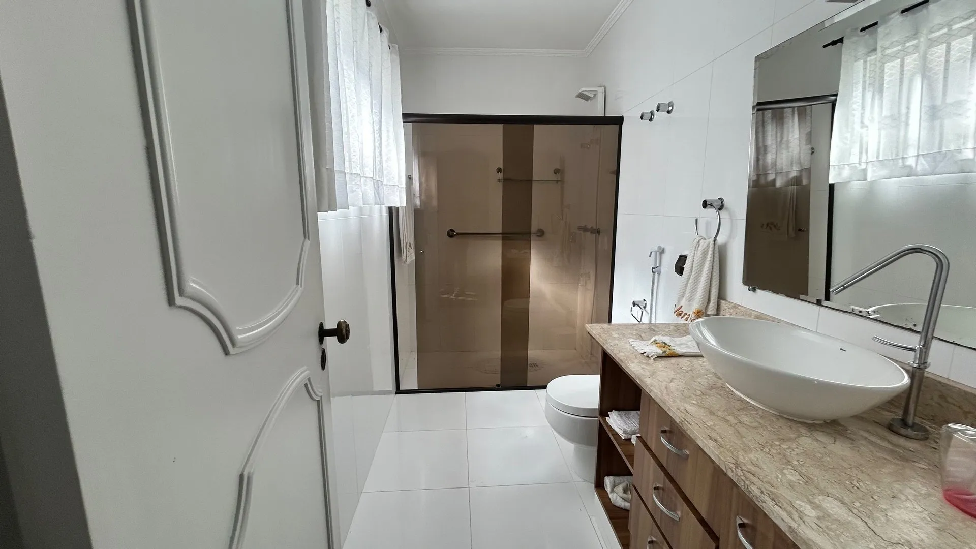 Imagem Sobrado alto Padrão. Exclusividade, sofisticação e muito espaço para viver os melhores momentos da sua vida.