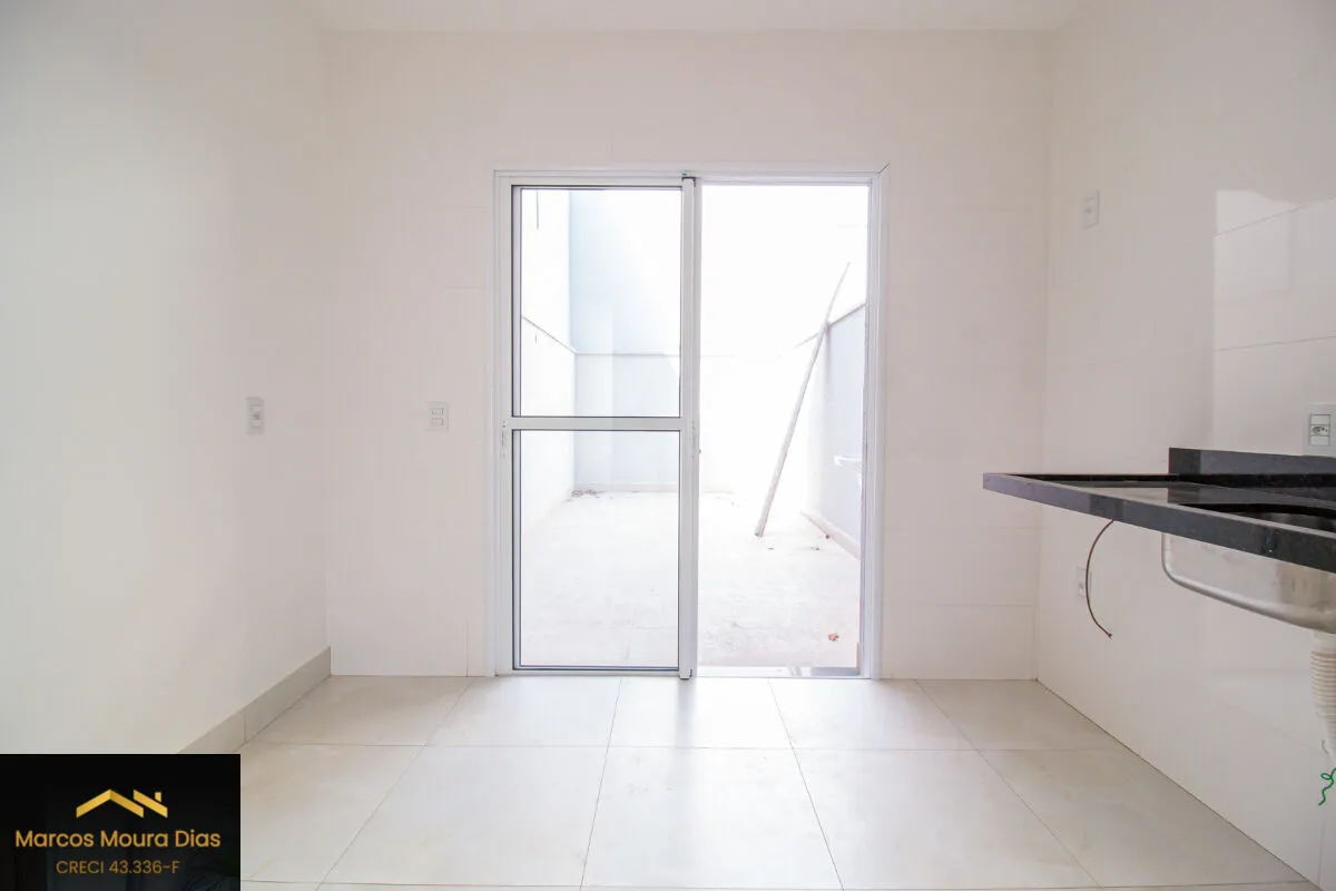 Imagem Sobrado à venda no Rio Pequeno, Novo com 2 Suítes e 2 Vagas de Garagem