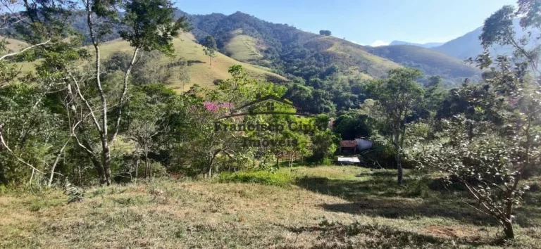 Sítio à venda no bairro Coloninha - Guaratinguetá/SP
