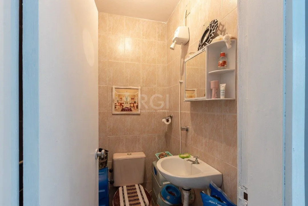 Imagem Casa para Venda com 3 dormitórios, sendo 1 suites e 4 vagas no bairro Ipanema