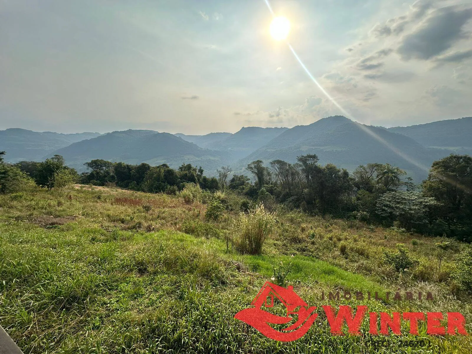 Imagem Chácara com 10.258 m2 com casa.