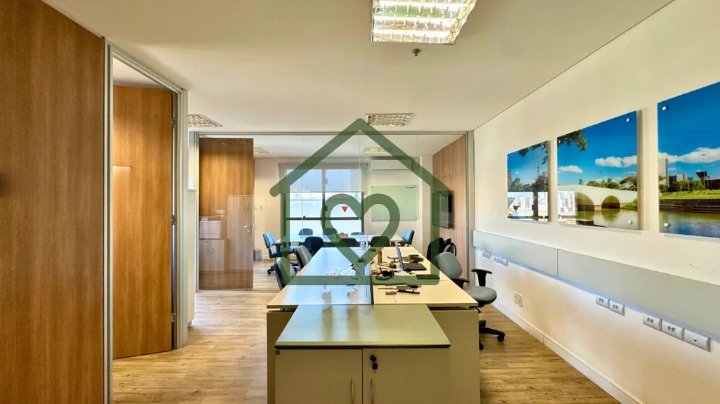 Imagem Sala comercial no Urban Conpept de 58 m². 
 
Um box de garagem coberto e estriturado. Preço e disp...