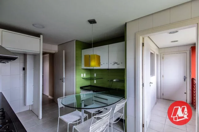 Imagem No bairro Petrópolis , 220 m², 3 suites, 4 vagas e infraestrutura.