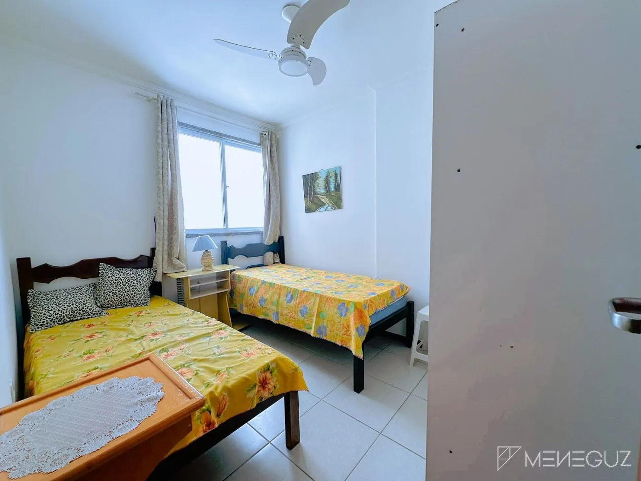 Imagem Apartamento Mobiliado na Praia do Morro - 3 Quartos em Prédio Frente Mar!