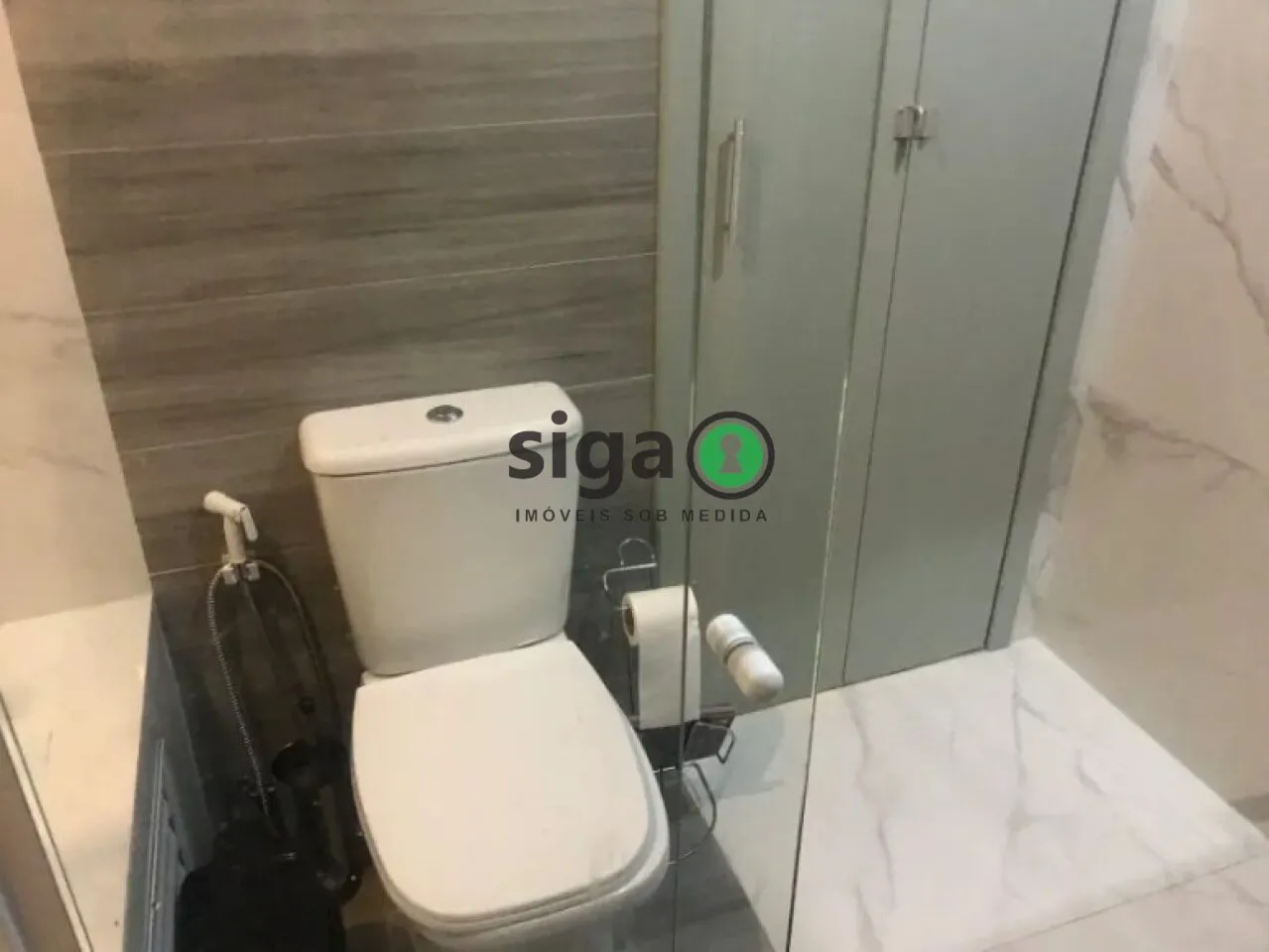 Imagem Apartamento Reformado com 2 Dormitórios, Varanda e Vaga na Bela Vista