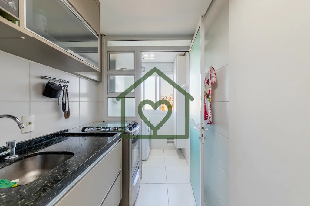 Imagem Apartamento à venda no bairro Azenha, totalmente mobiliado, com 56 m2 de área privativa em andar i...