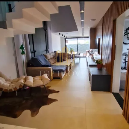 Imagem SOBRADO LUXUOSO EM CONDOMÍNIO FECHADO – 279m² | ALTO PADRÃO | VISTA LIVRE | PISCINA | SJC