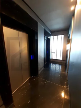 Imagem CASAL IMÓVEIS VENDE ED CITY BAY LUXUOSO DE 302 M² 4 SUÍTES + 4 VGS 100% MOBILIADO PORTEIRA FECHADA