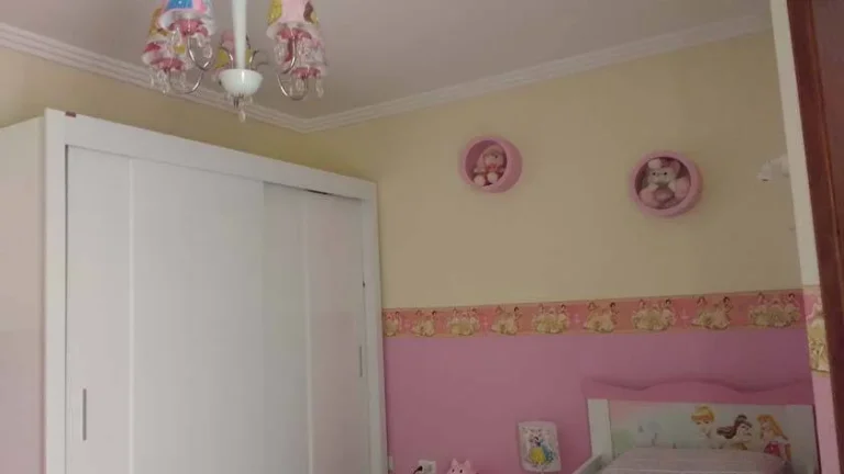 Imagem Sobrado com 243 m² 4 Suítes, 7 Vagas, Quintal com Churrasqueira