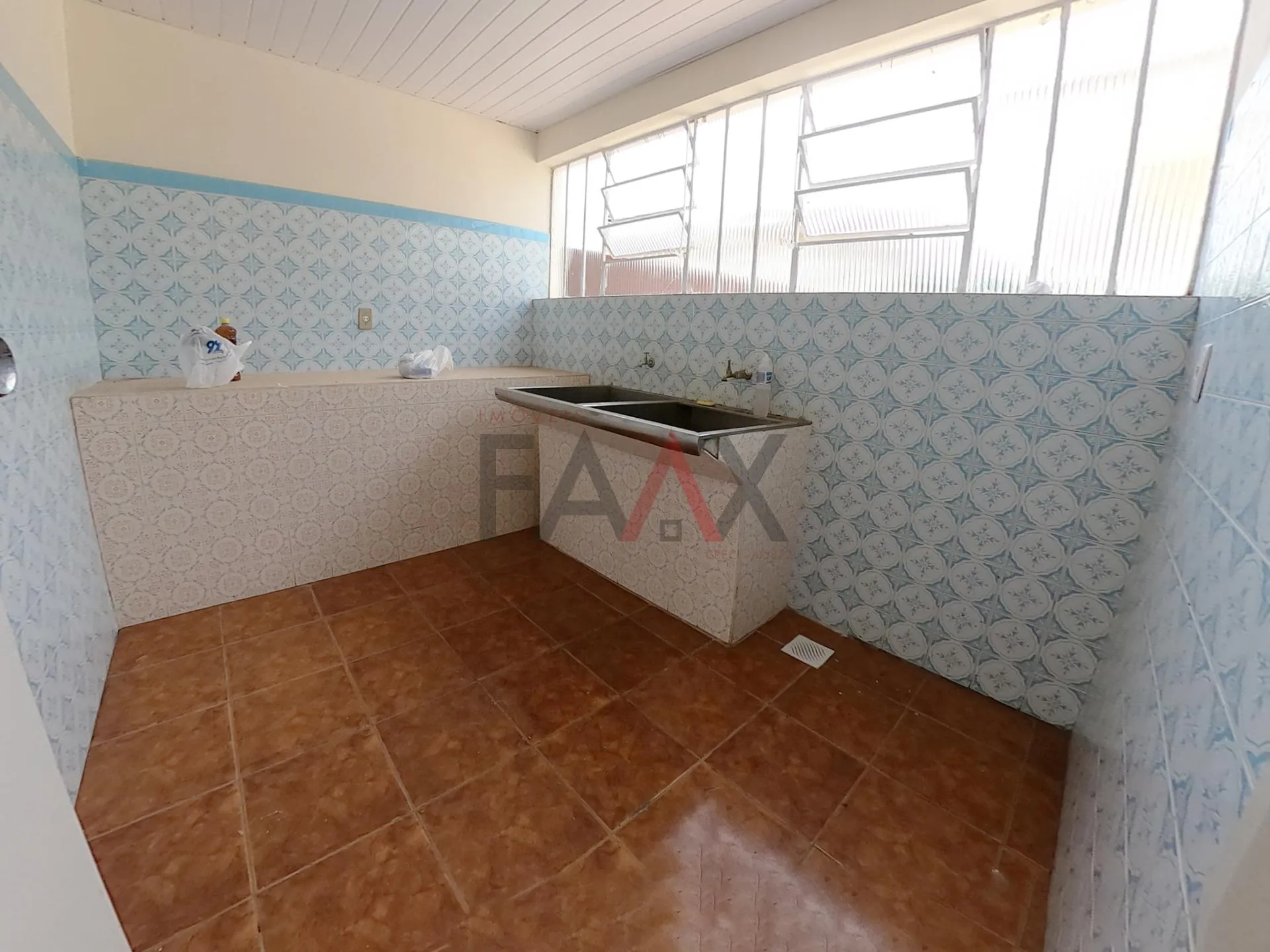 Imagem Casa a venda proximo a praça da ucrania no trianon em Guarapuava - PR