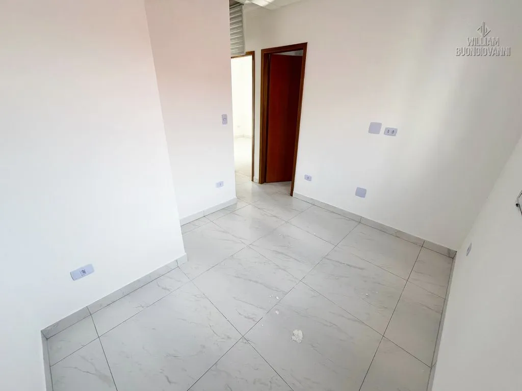 Imagem Casa de condomínio na Vila Tupi, 2 Dormitórios com Suíte! Sobreposta Alta!