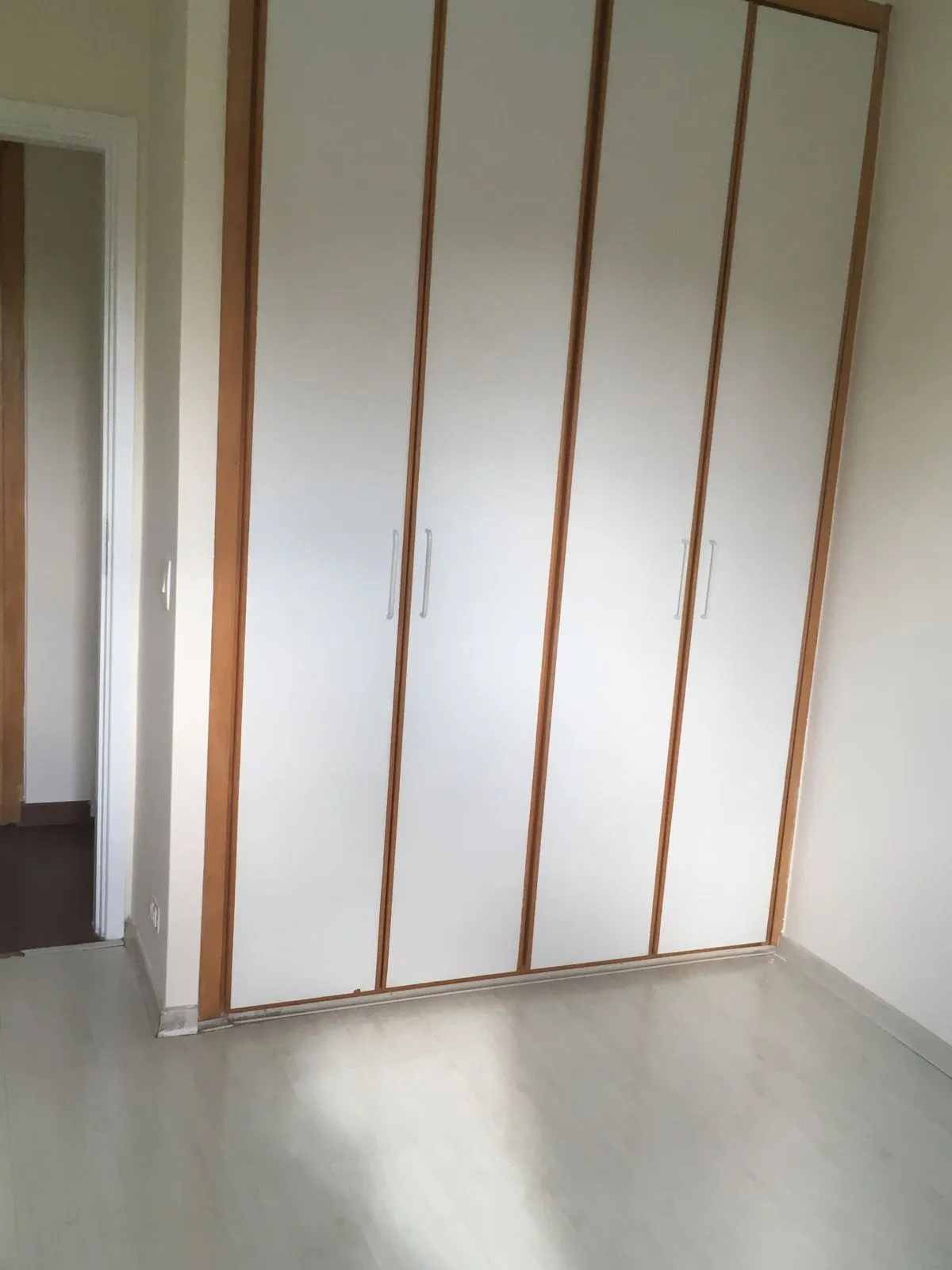 Imagem VENDO LINDO APARTAMENTO COM 03 DORMITÓRIOS NO BAIRRO SANTO AMARO!