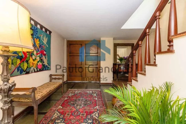 Imagem Mansão Espetacular em Condomínio na Granja Viana