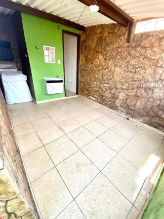 Imagem Casa com 2 Quartos à Venda, 90 m² em Solemar - Praia Grande