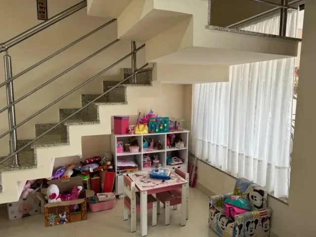 Imagem Lindo Sobrado à Venda em Condomínio Fechado em Sorocaba - 3 Suítes, Espaço Gourmet e Energia Solar