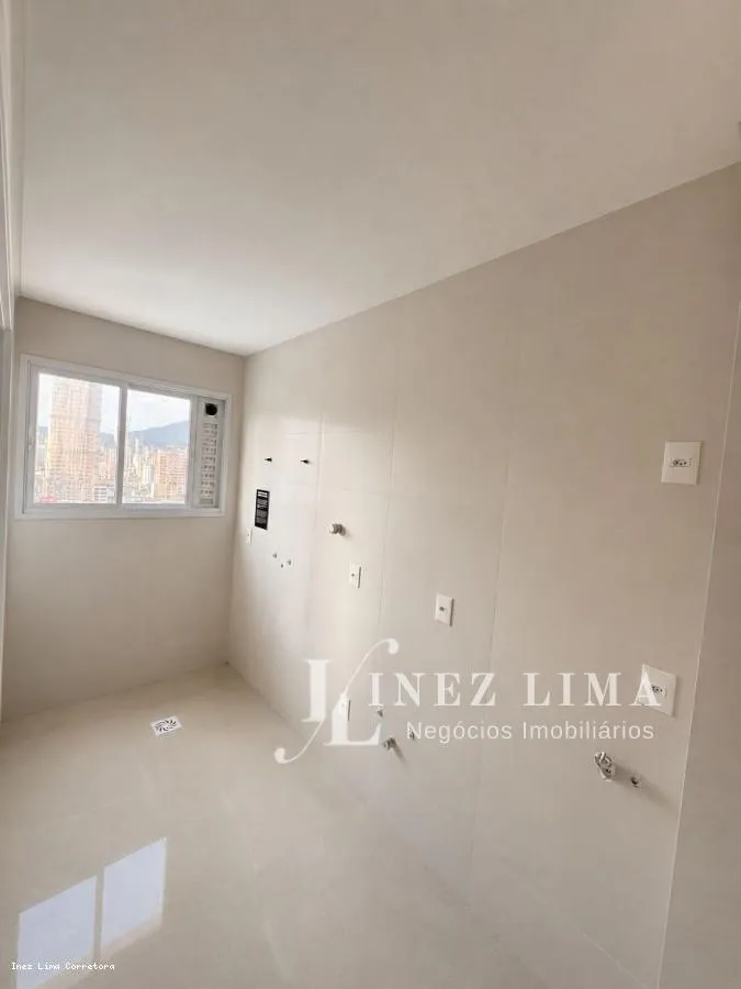Imagem Apartamento 3 dormitórios para Venda em Itapema, Meia Praia, 4 dormitórios, 4 suítes, 5 banheiros, 3 vagas