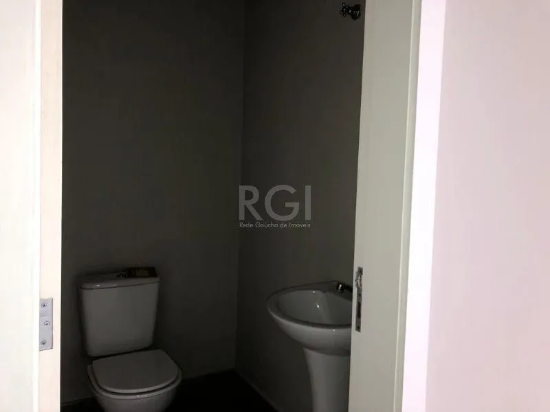 Imagem Loja para Venda - 165.27m², 0 dormitórios, 4 vagas - Petrópolis