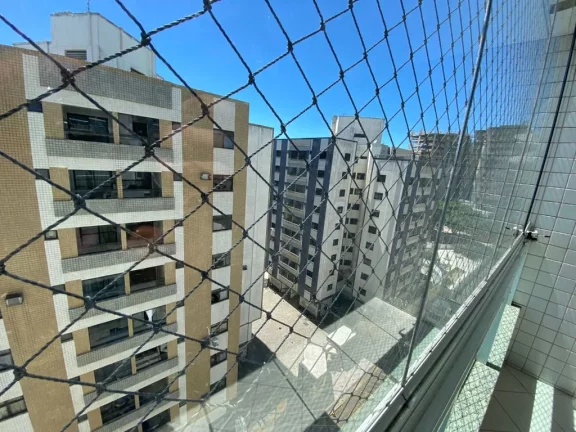 Imagem Belíssimo 3 quartos sendo uma suíte com varanda com vista para o mar em localização privilegiada da Praia do Morro