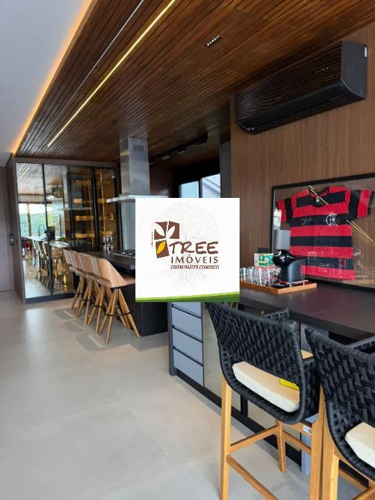 Imagem VENDA DE SOBRADO NO IBIRAPITANGA, EM SANTA ISABEL/SP, 375m² com 4 suítes, cozinha completa, piscina, jacuzzi, área gourmet e 6 vagas. CONSULTE-NOS.