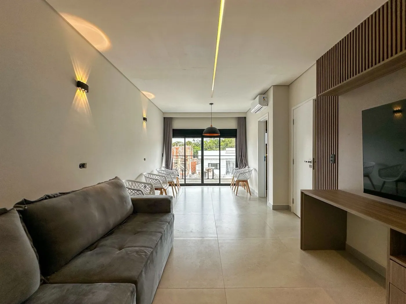 Imagem Casa para Venda em Peruíbe, Jardim Márcia, 6 dormitórios, 6 suítes, 2 banheiros, 4 vagas