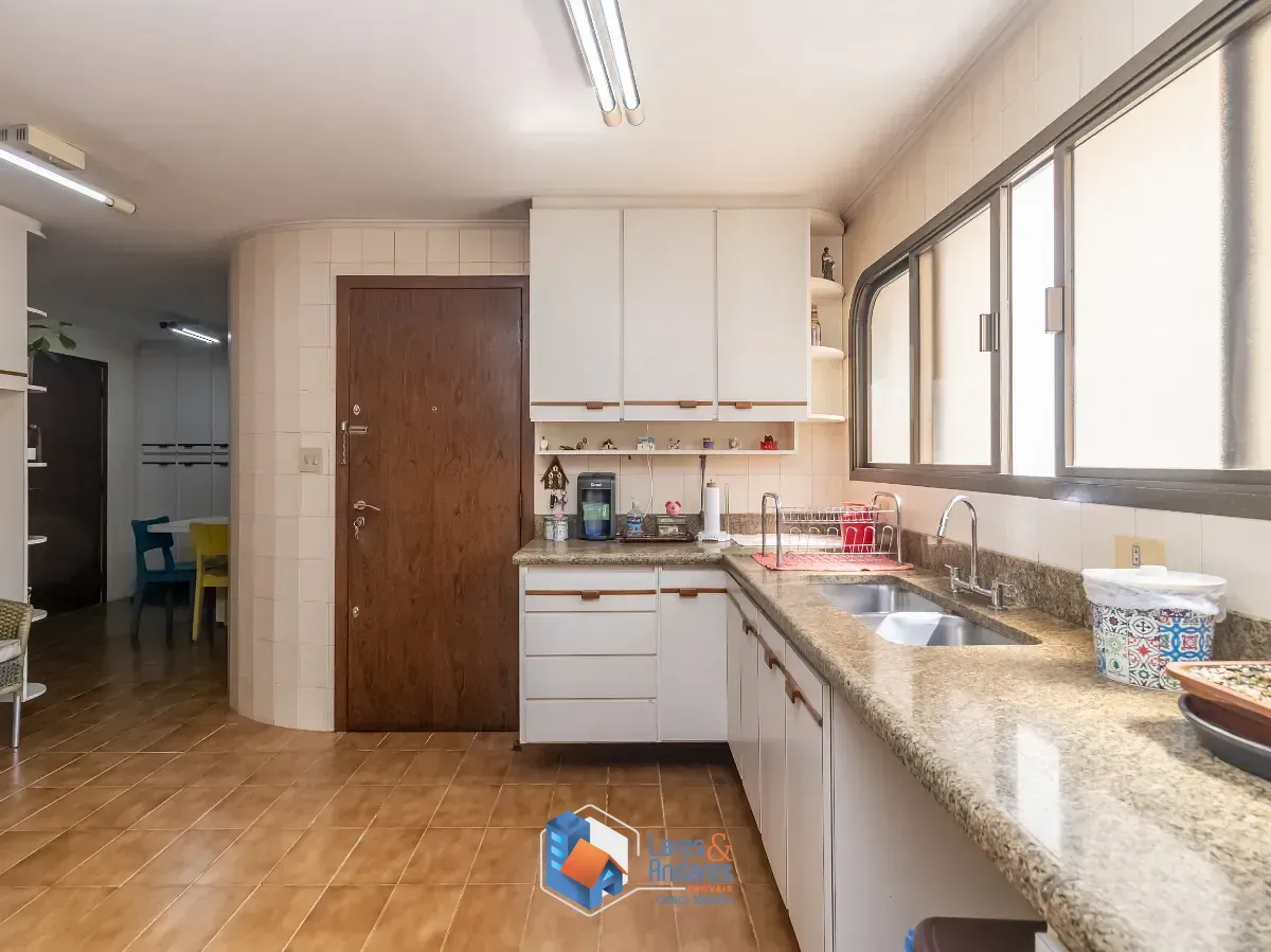 Imagem Apartamento para venda em Moema com 4 quartos, sendo 1 suíte, 170m²