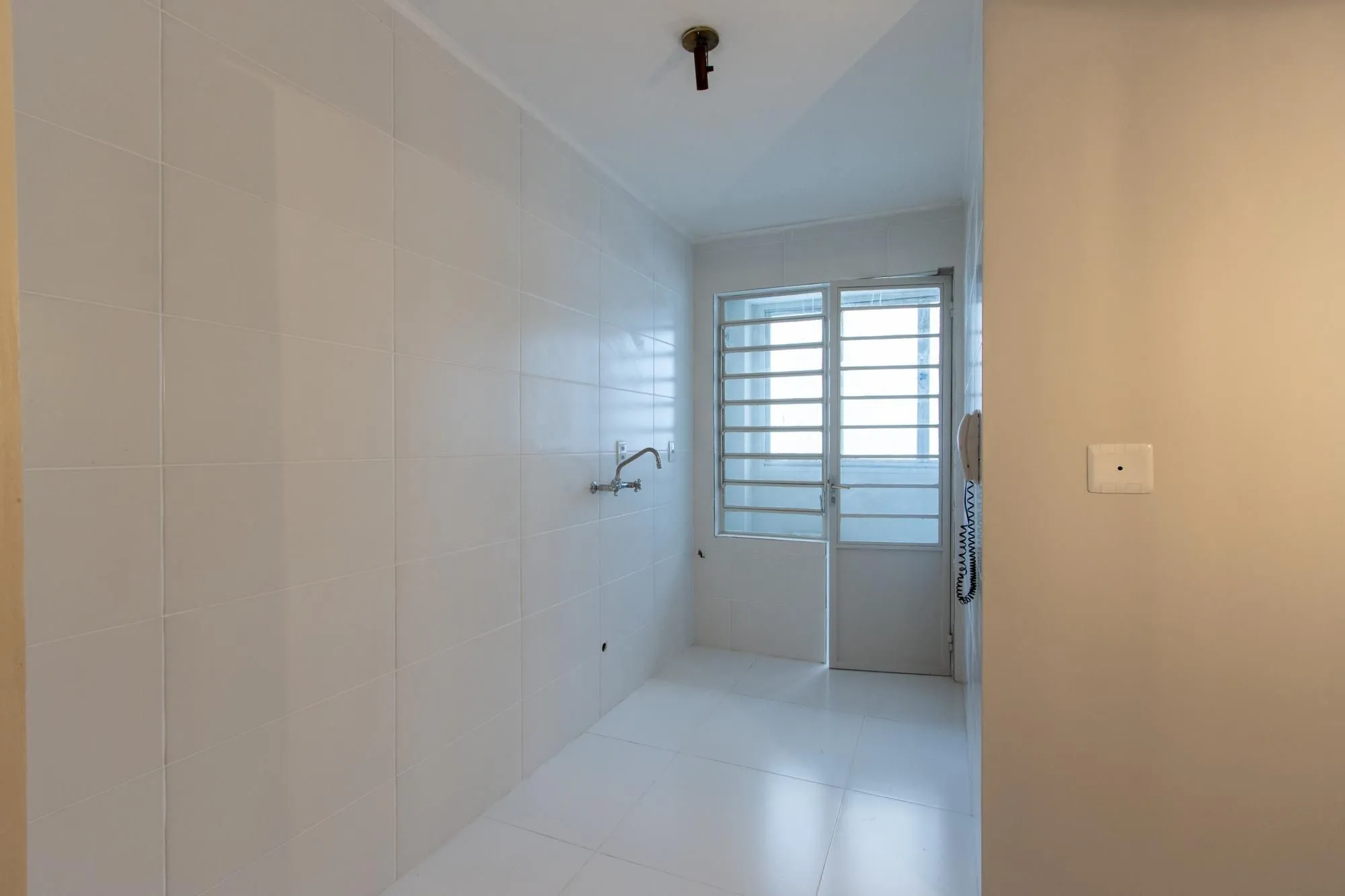 Imagem Apartamento 3 quartos, reformado, condomínio com infraestrutura - Bairro Cristal