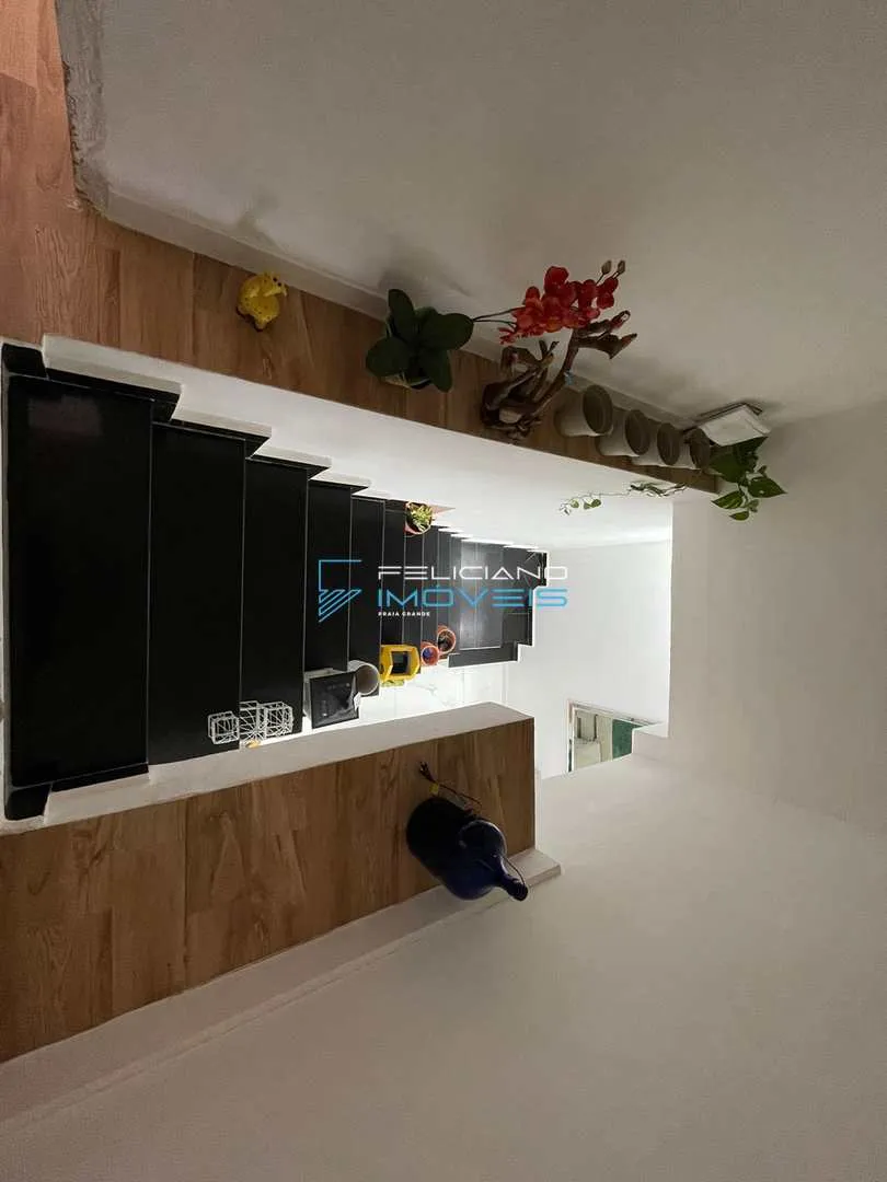 Imagem Sobrado com 3 quartos, Balneário Maracanã, Praia Grande - R$ 600 mil, Cod: 7047