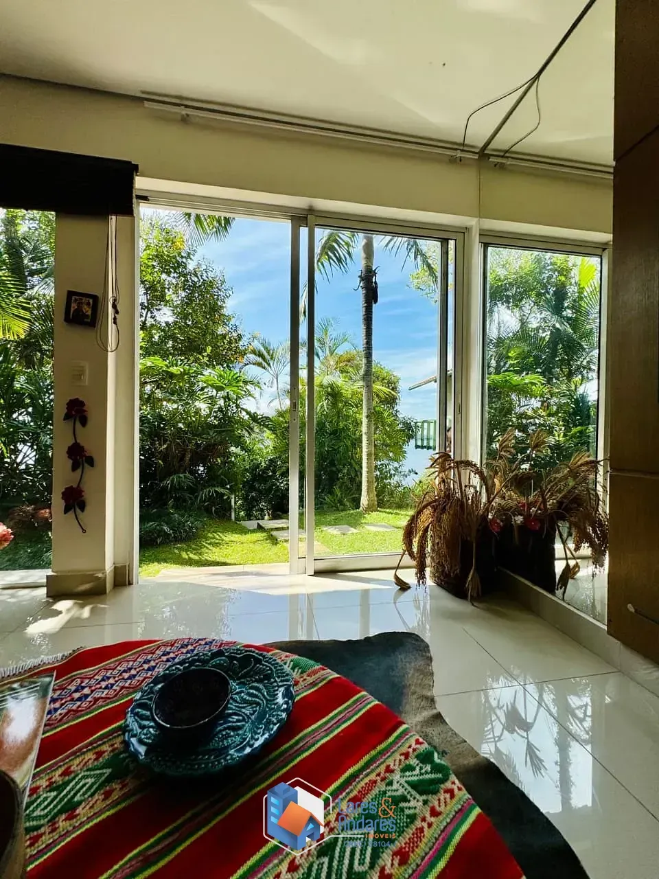 Imagem Casa no condomínio Rua Indore para venda com 3 quartos, 1,000m²