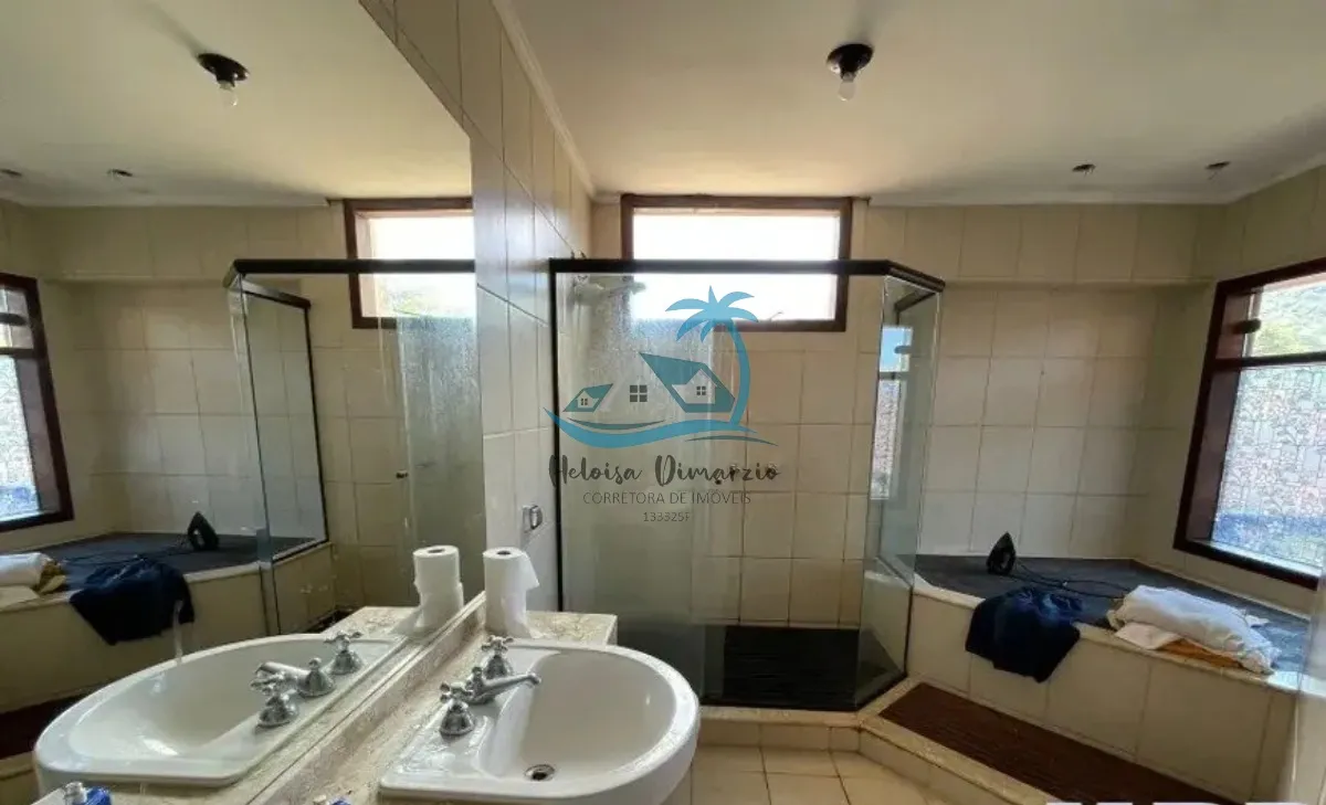 Imagem Casa de alto padrão à venda em condomínio fechado (Jardim Costa Azul) em Ubatuba