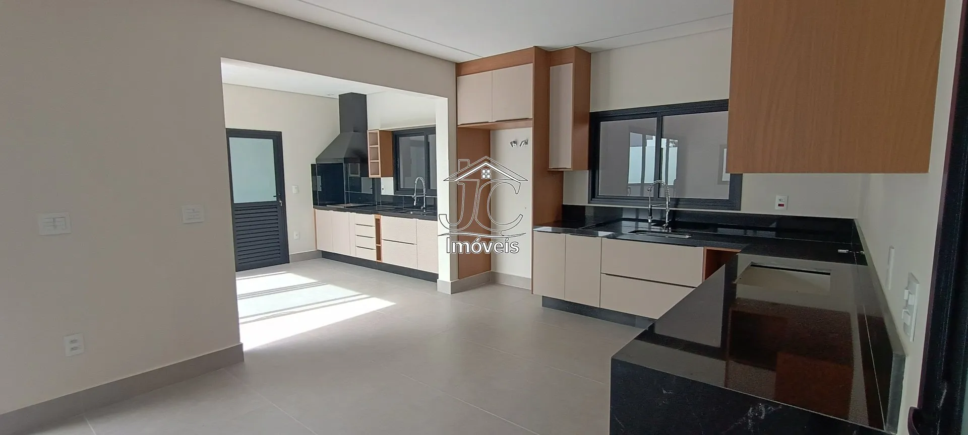 Imagem Casa com 3 suítes no Condomínio Portal do Jequitiba-Valinhos