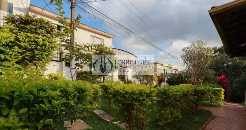 Imagem Casa espaçosa com 250 m², 3 dormitórios, 1 banheiro, 5 vagas de garagem