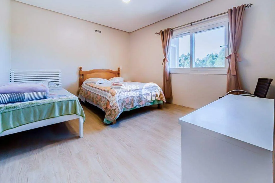Imagem Vende - se Casa em Gramado, com 03 dormitórios