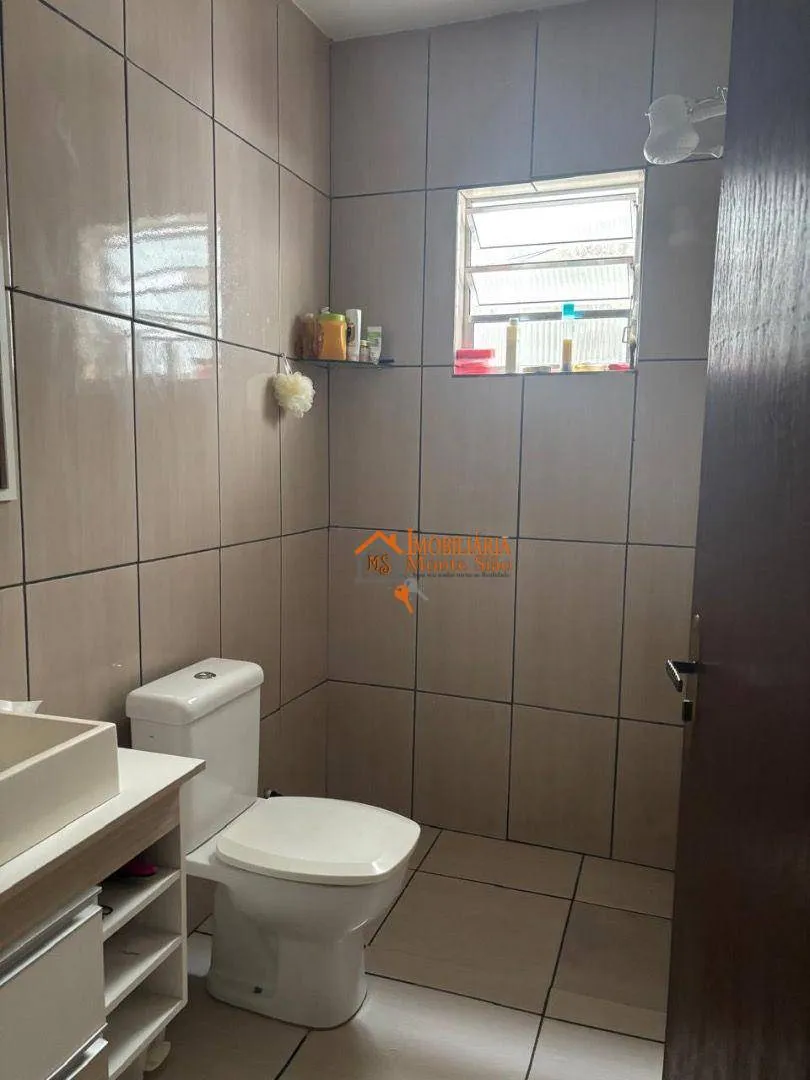 Imagem Sobrado com 4 dormitórios à venda, 166 m² por R$ 650.000,00 - Cidade Soberana - Guarulhos/SP