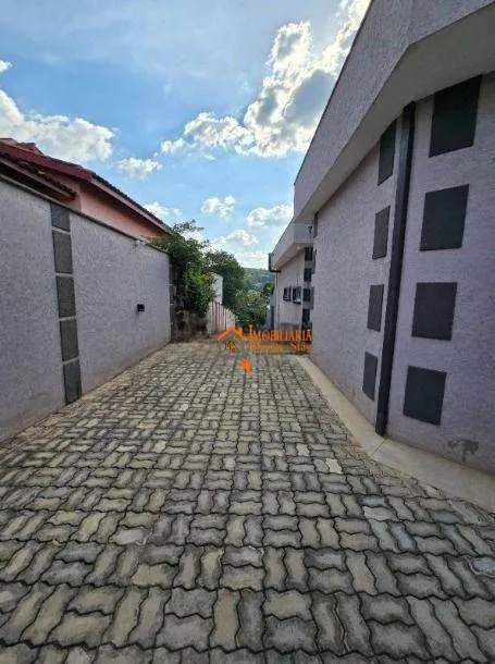 Imagem Chácara com 3 dormitórios à venda, 2000 m² por R$ 1.790.000,00 - Jardim Estância Brasil - Atibaia/SP