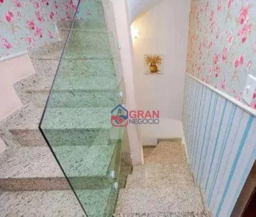 Imagem Sobrado Triplex com 3 quartos em São Jos?(C) dos Pinhais