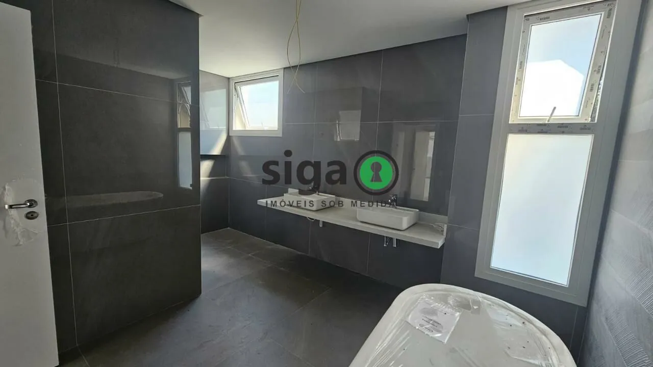 Imagem CASA DE CONDOMINIO COM 4 QUARTOS SENDO 4 SUITES A VENDA NO BROOKLIN