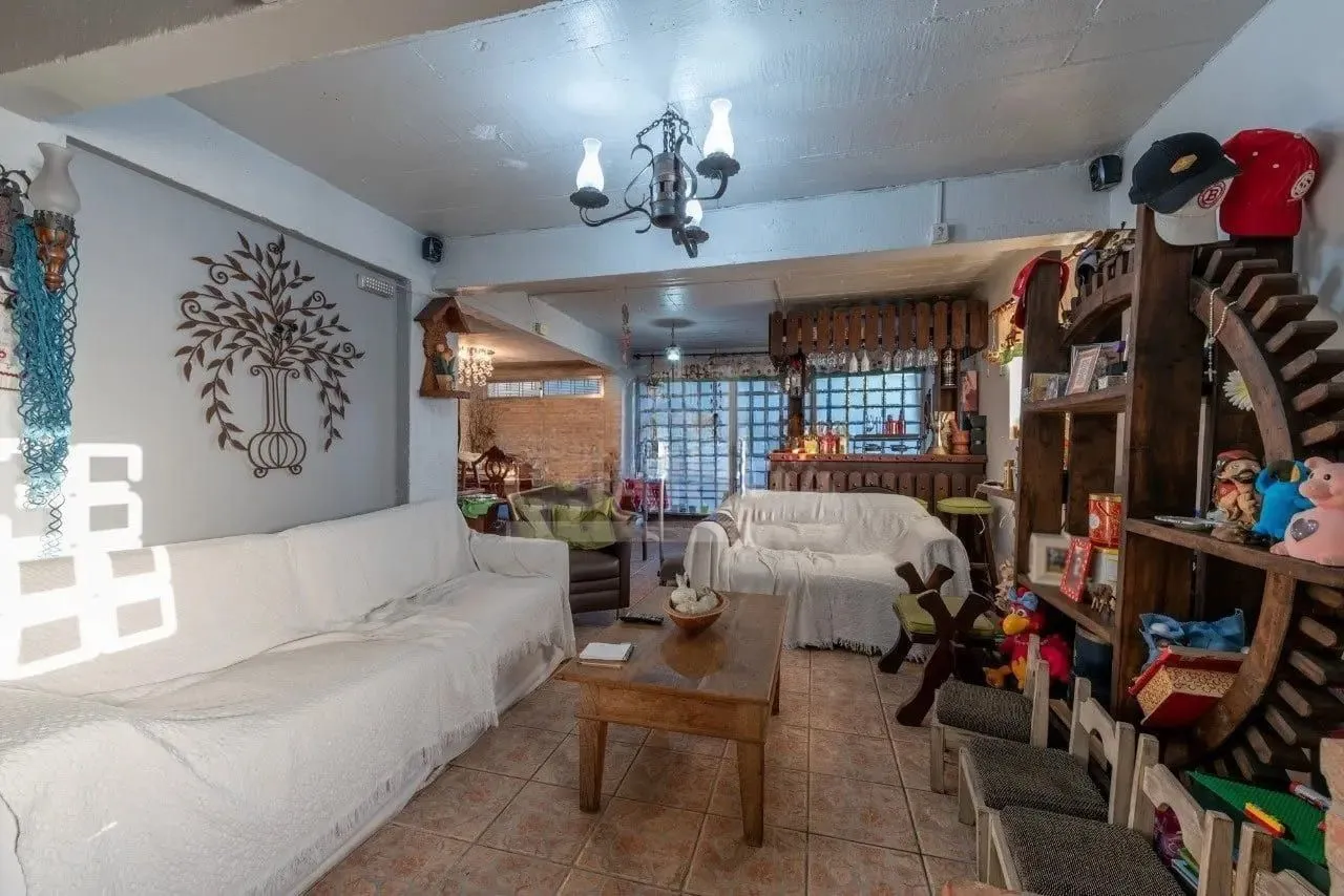 Imagem Casa de 3 dormitórios com 206m² à venda no Bairro Santa Tereza.