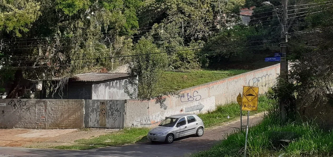 Imagem Terreno no Pilarzinho. 1600 m2. Faz 9 sobrados! R$ 1.700.000