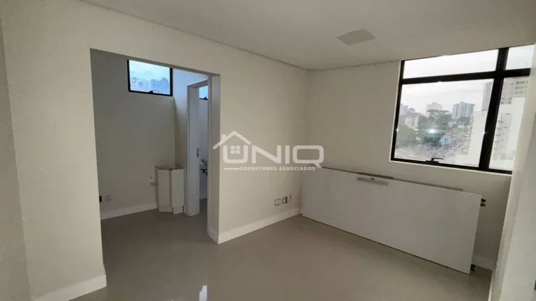Imagem Sala Mobiliada em Ed Comercial - Centro - Ed Centro Médico São Lucas