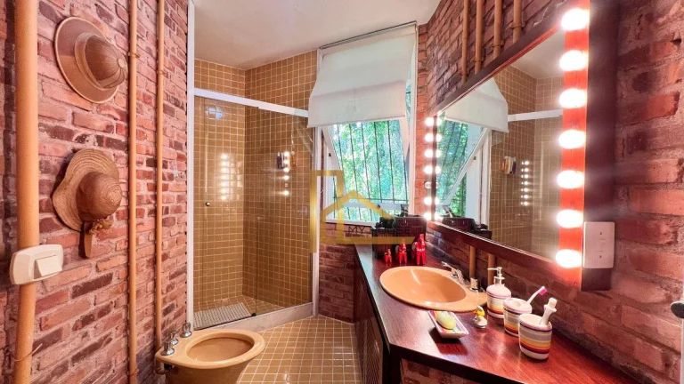 Imagem Casa com 4 dormitórios sendo 2 suítes à venda, 285 m² por R$ 1.600.000 - Golfe - Teresópolis/RJ