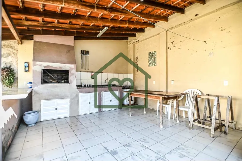 Imagem Esta casa ampla de 150m² está muito bem distribuída e oferece três dormitórios confortáveis. A...
