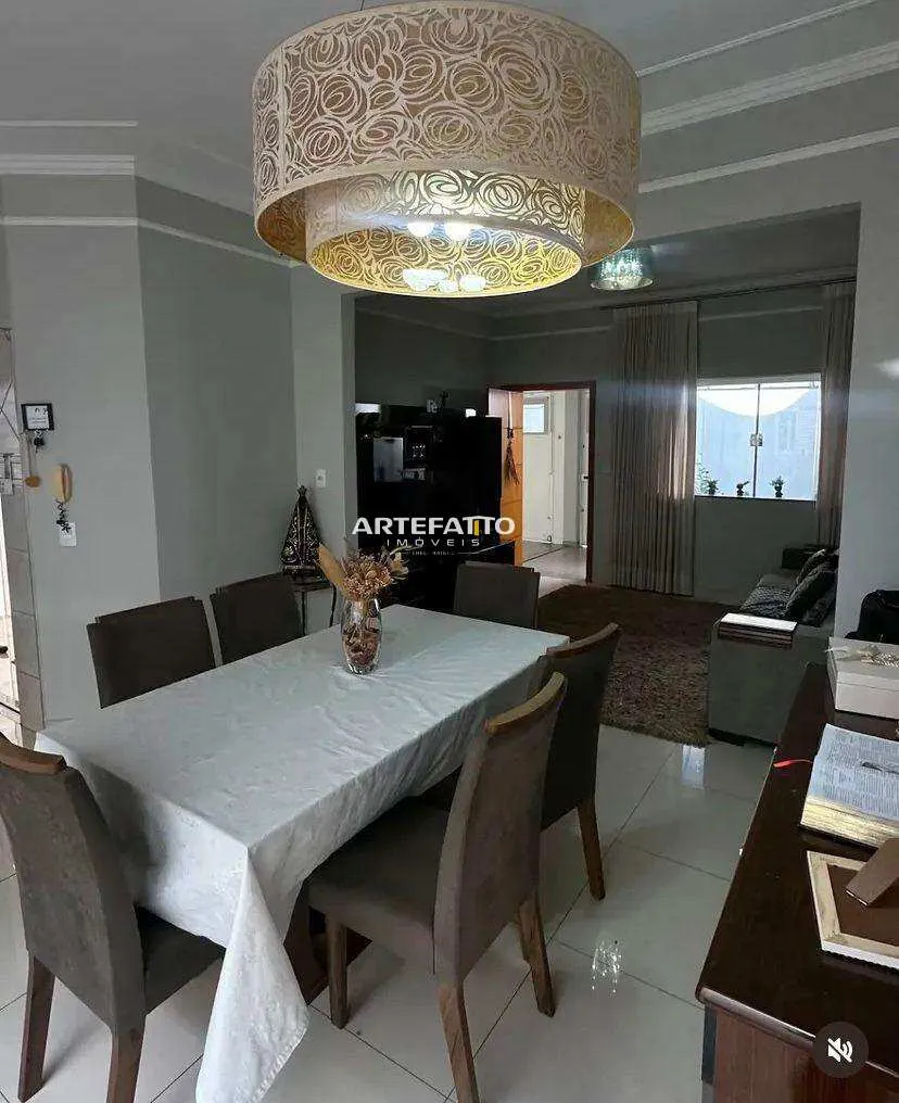 Imagem Casa à venda em Franca, Parque Franville, com 3 quartos, 190m2