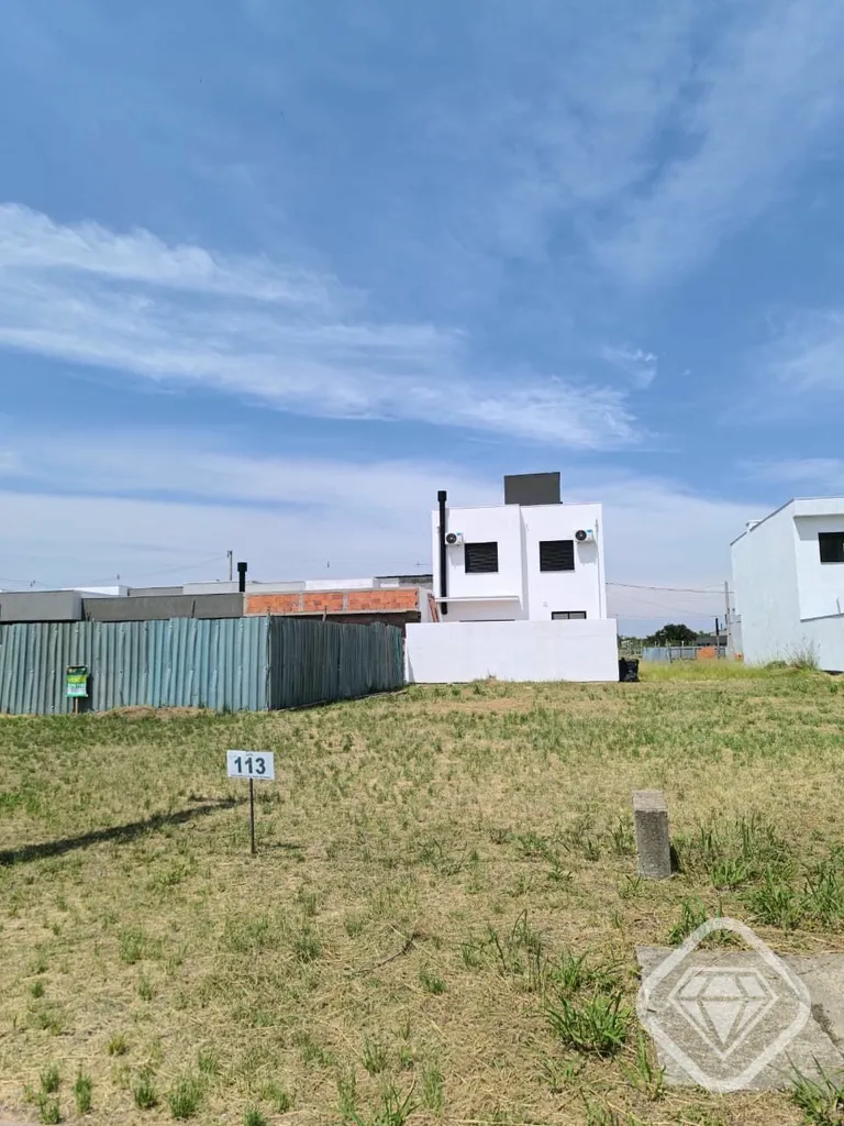 Imagem Terreno em condomínio fechado no bairro Hípica, Zona Sul de Porto Alegre.

São 7,00 metros de fre...