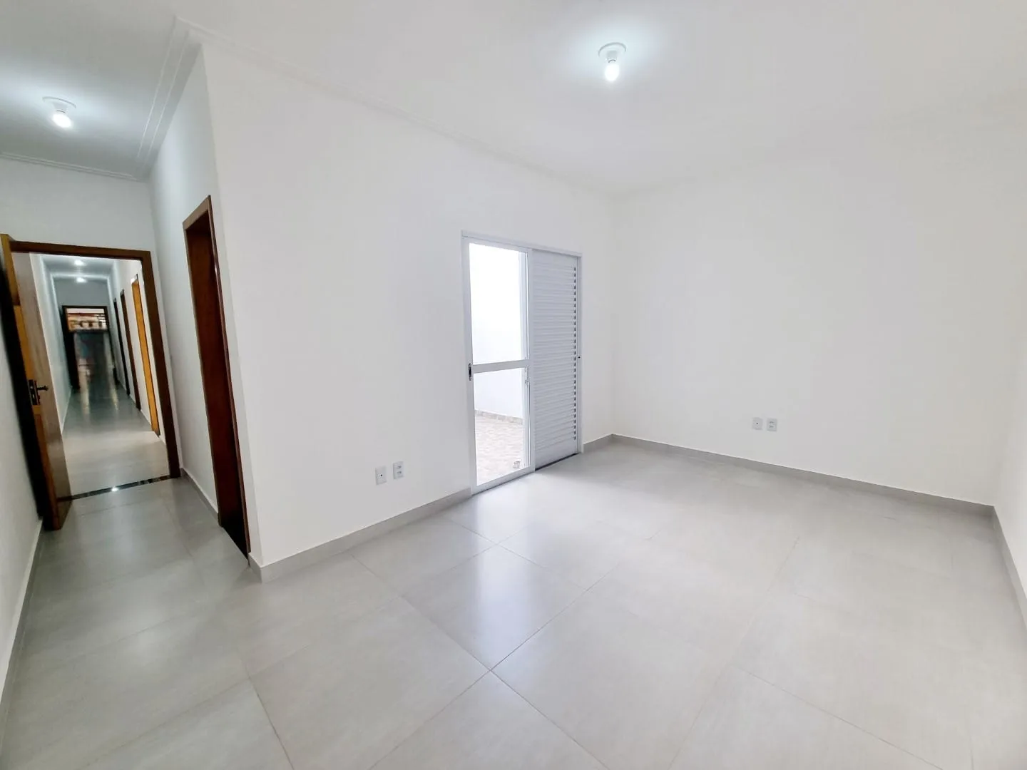 Imagem Casa à venda 3 Quartos, 1 Suite, 2 Vagas, Crispim, Pindamonhangaba - SP