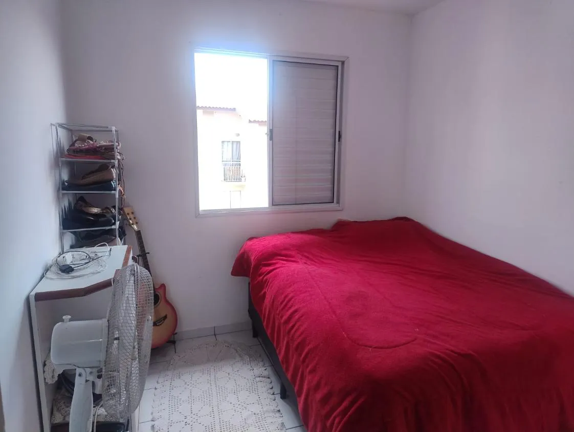 Imagem Apartamento com 2 Dormitórios, Varanda e 1 Vaga 45 m²