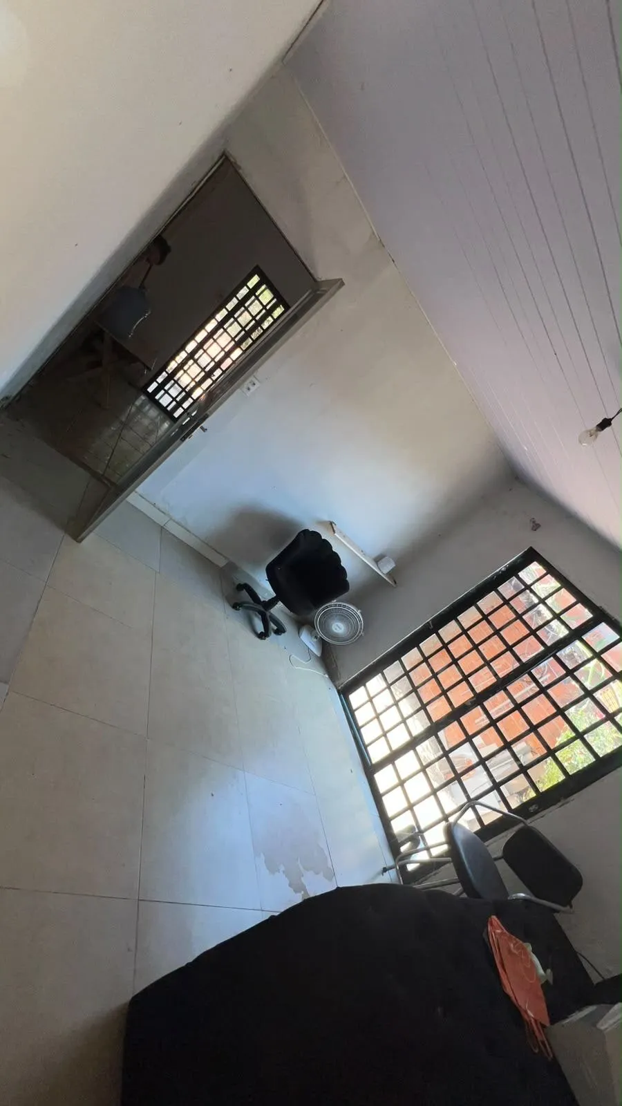 Imagem Casa 3 Quartos e sala comercial anexo no Tancredo Neves