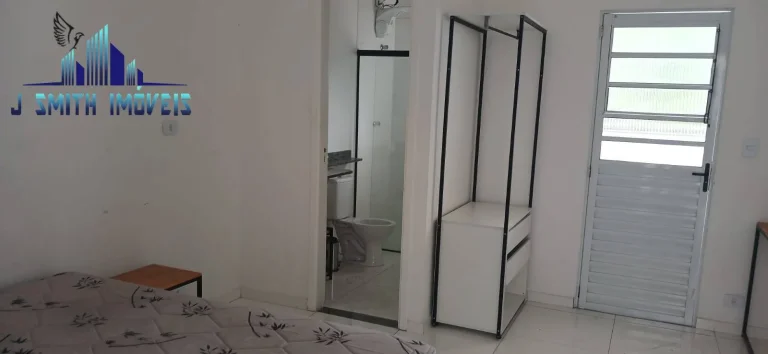 Imagem STÚDIO 24m²,PRONTO PARA USO.FOGÃO,MICRO-ONDAS,CAMA,BANHEIRO. COMPLETO!!